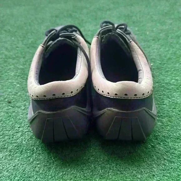 John Fluevog - Picture 5 of 7